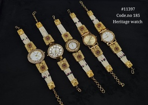 Reloj de Cuarzo para Mujer 11397, Tono Dorado, con Cuentas, Esfera Ovalada, Números Romanos, Estilo Casual y Elegante - Product Image 2