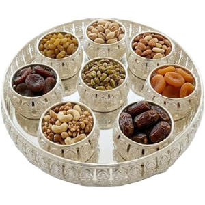 Plato de servir redondo de metal blanco con 7 cuencos, diseño tradicional grabado a mano para presentación de nueces y frutas secas. - Product Image 1
