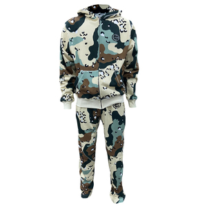Conjunto de chándal de dos piezas de tela sostenible con camuflaje personalizado para hombre, pantalones cargo de carpintero y conjunto de chándal con cremallera y camuflaje RealTree. - Product Image 6