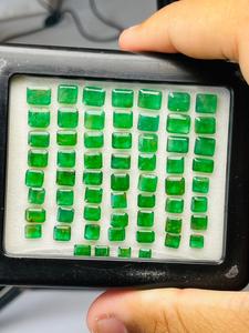 Émeraudes naturelles de Zambie, taille émeraude, qualité AAA, vertes, certifiées IGI, 50 carats, lustre superbe, polissage parfait, prix abordable - Product Image 1