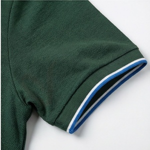 Polo à manches courtes pour homme, vert foncé, avec poche, tricoté, design uni, coupe classique - Product Image 6