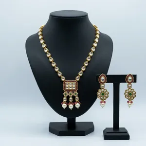 Parure de collier indien Polki Kundan plaqué or avec zircon, bijoux de mariée imposants avec boucles d'oreilles pour mariage et fête - Product Image 5