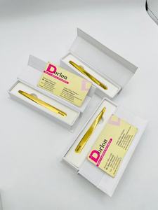 Pince à épiler pour sourcils en acier inoxydable de qualité supérieure, avec pointe inclinée, finition dorée, logo personnalisé, pour l'épilation des sourcils. - Product Image 2