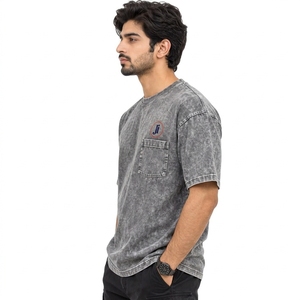 Camiseta de algodón lavado de primera calidad para hombre, diseño casual cómodo de manga corta, ideal para uso diario y estilo urbano. - Product Image 3