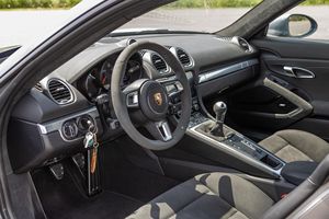 Porsche 718 Cayman GTS 4.0 2025 - Product Image 5