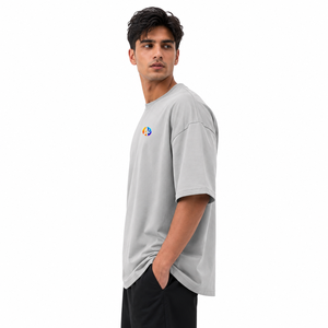Camiseta informal extragrande para hombre con una silueta holgada, tela suave y cómoda, y un diseño moderno y sencillo para el día a día. - Product Image 4