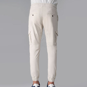 Jogging cargo pour homme en tissu extensible et durable de qualité supérieure, coupe ajustée, pour une utilisation décontractée en extérieur - Product Image 2