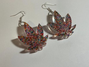 Boucles d'oreilles en résine Étiquette Verte, Choix Durable, Matériau Écologique, Fabrication Personnalisée, Article de Gros en Résine - Product Image 5