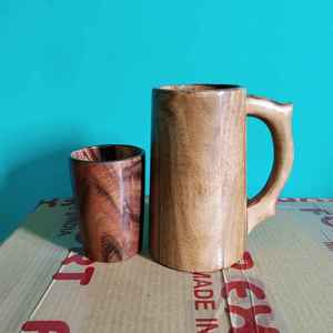 Taza de madera de acacia natural con abridor de botellas integrado, artesanía rústica para el hogar y el bar a un precio asequible. - Product Image 1