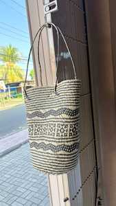 Bolso Tote de Paja Lontar de Tubo Largo, Estilo Vintage, Color Sólido, Bordado a Mano, Cierre Abierto, el Más Vendido en Indonesia - Product Image 5
