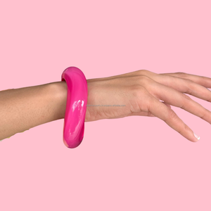 Ensemble de bracelets en résine multicolore audacieux élégant Chunky Kada bijoux de mode déclaration vibrante accessoire de brassard de poignet pour dames - Product Image 2