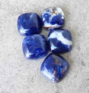 พลอยโซดาไลต์ธรรมชาติทรงเหลี่ยมแบบคาโบชอง ขนาดปรับเทียบแล้ว สำหรับทำเครื่องประดับ พลอยเม็ดเดี่ยว - Product Image 1