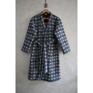 Chaqueta Acolchada de Algodón Kantha, Abrigo Largo Reversible Estilo Boho, Bata de Mujer, Abrigo Indio Hecho a Mano - Product Image 1