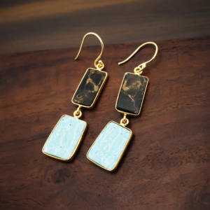 Boucles d'oreilles uniques plaquées or 18 carats avec pierres d'amazonite et de cuivre noir |   Boucles d'oreilles pendantes rectangulaires modernes - Product Image 4