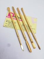 Pousse-cuticules personnalisé en acier durable, multifonction, de haute qualité, double extrémité, pour manucure et retrait des cuticules.