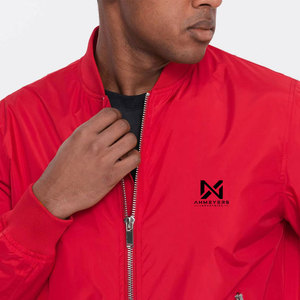 Chaqueta bomber estilo clásico, hecha de poliéster/nailon, con cuello y puños acanalados, ajuste cómodo y color personalizado. - Product Image 4