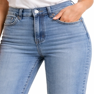 Jean en denim taille haute pour femme, coupe large, délavé clair, style décontracté, ourlet délavé, idéal pour l'été - Product Image 5