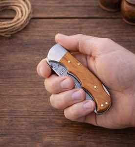 Cuchillo Plegable de Acero de Damasco de Grado Industrial OEM Personalizado con Funda de Cuero, Regalo Personalizado Grabado, Producto Palace LLC - Product Image 4