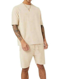 Ensemble deux pièces décontracté de qualité professionnelle pour hommes : T-shirts et shorts à manches courtes de couleur unie - Product Image 1