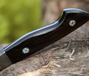 Couteau de chef LEGACY BLADES en acier Damas, manche en bois avec étui en cuir, lame forgée ambidextre, écologique, compatible lave-vaisselle - Product Image 3