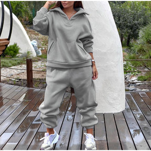 Ensemble de survêtement personnalisé à fermeture éclair, design tendance, avec passepoil cousu, deux pièces, comprenant un sweat à capuche cagoule et un pantalon de survêtement, pour femme - Product Image 2