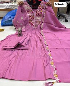 Hermoso conjunto de Kurti-Plazzo Anarkali de seda de vidrio Mal Chanderi con diseño floral multihilo y hecho a mano, moda femenina. - Product Image 5