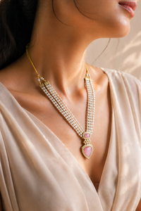 ELVORA GEMS - Collar de Lujo para Mujer con Colgante de Perla de Agua Dulce Chapado en Oro de 22K, con Cuentas y Cadena con Engaste de Bisel de Piedra Rosa en Forma de Corazón, Ideal para Bodas - Product Image 3