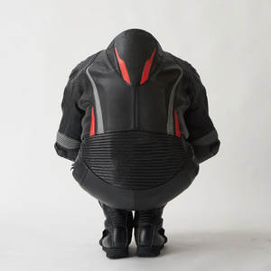 Combinaison de course moto légère, design entièrement personnalisé, combinaisons de course moto en cuir de haute qualité fabriquées au Pakistan - Product Image 6