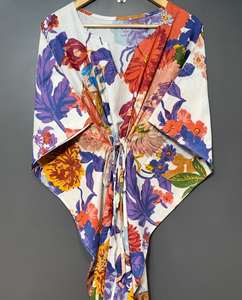 ชุดเดรสยาวลายดอกไม้สีขาวผ้าฝ้ายอินเดีย ชุดคลุมชายหาดสำหรับผู้หญิง - Product Image 3