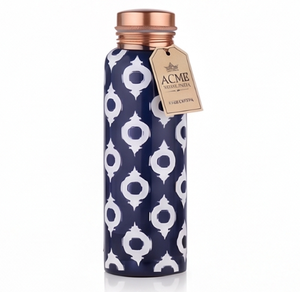 Botella de Cobre de Alta Calidad con Diseño Moderno y Patrón Impreso en Blanco y Azul Marino, Botella de Agua Resistente para Gimnasio, Oficina y Actividades al Aire Libre - Product Image 1