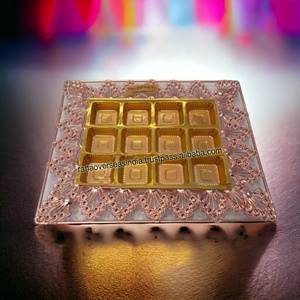 Vente en gros de dernier design Plateau en métal Plateau de service luxueux au chocolat et aux sucreries Parfait pour les fêtes, les vacances et plus encore - Product Image 3