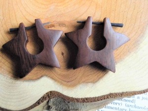 Boucles d'oreilles en bois brun foncé, couleur chocolat, finition unie, prix usine, vente en gros - Product Image 5