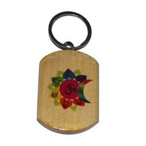 Bouddha gravé sur un porte-clés en bois avec des pierres de Chakra - Product Image 6