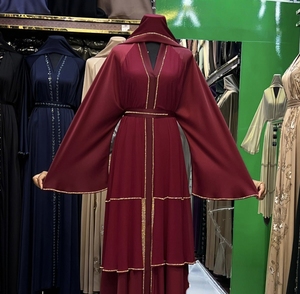 Hermosa abaya caftán con pedrería, lentejuelas hechas a mano, estilo árabe de Dubái, corte amplio, tela Nida, vestido de noche para fiesta. - Product Image 1