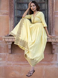Vestido Anarkali de Algodón Chanderi Amarillo Limón para Mujer, Estampado a Mano, Elegante, Cuello en V, Mangas 3/4, Vestido Largo con Vuelo - Product Image 4