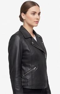 Chaqueta de Motociclista para Mujer, de Cuero de Oveja Genuino, Ecológica, Resistente al Viento, Negra Clásica, con Cierre Frontal Asimétrico Personalizado, para Invierno, Venta al Por Mayor - Product Image 4