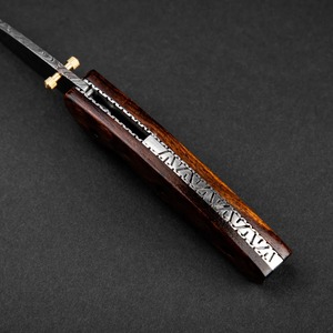 Cuchillo de bolsillo plegable de acero de Damasco hecho a mano, con hoja de 7.5 pulgadas, borde serrado, mango de madera y punta de cuchillo tipo Drop Point, ODM/OEM. - Product Image 4