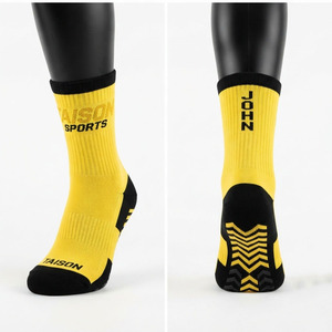 Calcetines de Netball Premium, 120 GSM, Tejido de Poliéster y Elastano, Amarillo y Negro, Acolchados, Deportivos, Invisibles, de Secado Rápido, Transpirables, Jacquard Personalizado - Product Image 1