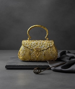 Sac à main Potli en laiton plaqué or F S INTERNATIONAL, motif floral, fait main traditionnel, forme personnalisée, pour mariage et événements spéciaux - Product Image 1