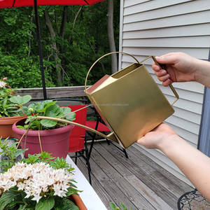 บัวรดน้ำโลหะแผ่นเรียบแบบทำมือออกแบบมาใหม่ล่าสุดสำหรับรดน้ำต้นไม้ผลิตในอินเดีย - Product Image 3