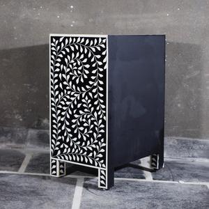 Table à tiroirs en os incrusté de la marque ILAHI, design moderne, détails en agate, rangement à trois niveaux, meuble portable pour la maison - Product Image 2