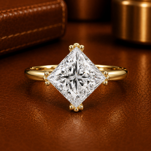 Bague de fiançailles en or 14 carats plaqué rhodium avec diamant de laboratoire taille princesse 1,00 ct-5,00 ct, 8 griffes, certifié IGI DEF-VVS - Product Image 1