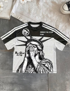 Camiseta de manga corta para hombre con estampado de la Estatua de la Libertad en blanco y negro, cuello redondo, corte regular, estilo urbano, tejido jersey transpirable. - Product Image 6