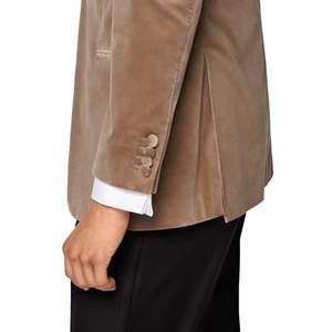 Costume de smoking homme beige camel à revers pointus et un bouton, idéal pour le printemps et l'été, blazer lourd pour fêtes formelles, mariages et tenues de marié - Product Image 3