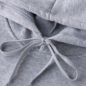เสื้อฮู้ดผู้ชายสีเทาสำหรับฤดูใบไม้ร่วง ผ้าฝ้ายแท้ 100% ผ้าเฟรนช์เทอร์รี่ สวมใส่สบาย ทรงปกติ มีกระเป๋า ดีไซน์แบบสั่งทำ - Product Image 3