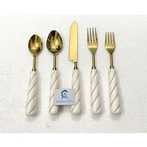 ชุดช้อนส้อมมีดสแตนเลสแบบขายส่ง ปรับแต่งโลโก้ได้ 5 ชิ้น สำหรับโรงแรม ร้านอาหาร ด้ามจับเรซิ่น - Product Image 1