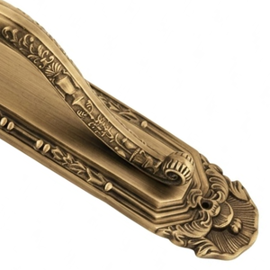 Manija de Puerta de Hotel de Latón Aurelius Cartouche, Moderna, Duradera y de Lujo |   Entrada Principal Clásica Decorativa Ornamentada para Exteriores - Product Image 3