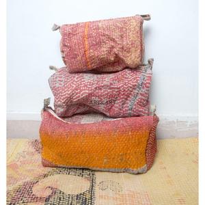 Ensemble de trois trousses à cosmétiques en coton imprimé à la main style Kantha indien, étui à accessoires, sac de voyage pour femme, Kantha fait main - Product Image 1