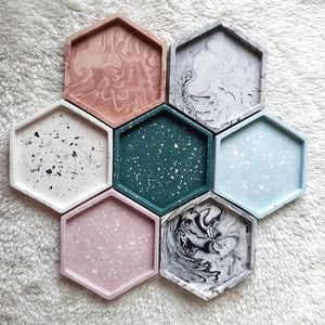 Ensemble de sous-verres en résine faits à la main pour tasses à café, mugs à thé, verres et boissons chaudes ou froides, avec une décoration de table élégante - Product Image 4