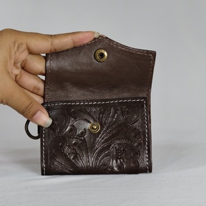 Pulsera de Cuero Genuino Bordada a Mano con Diseño Floral, Cierre a Presión, para Uso Diario - Product Image 2